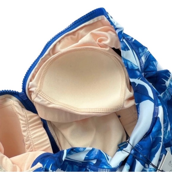 Cabana Life Blue Palms Sleeveless Figure Slimming Unisuit BlueWhite Sz Small NWT - Picture 9 of 11